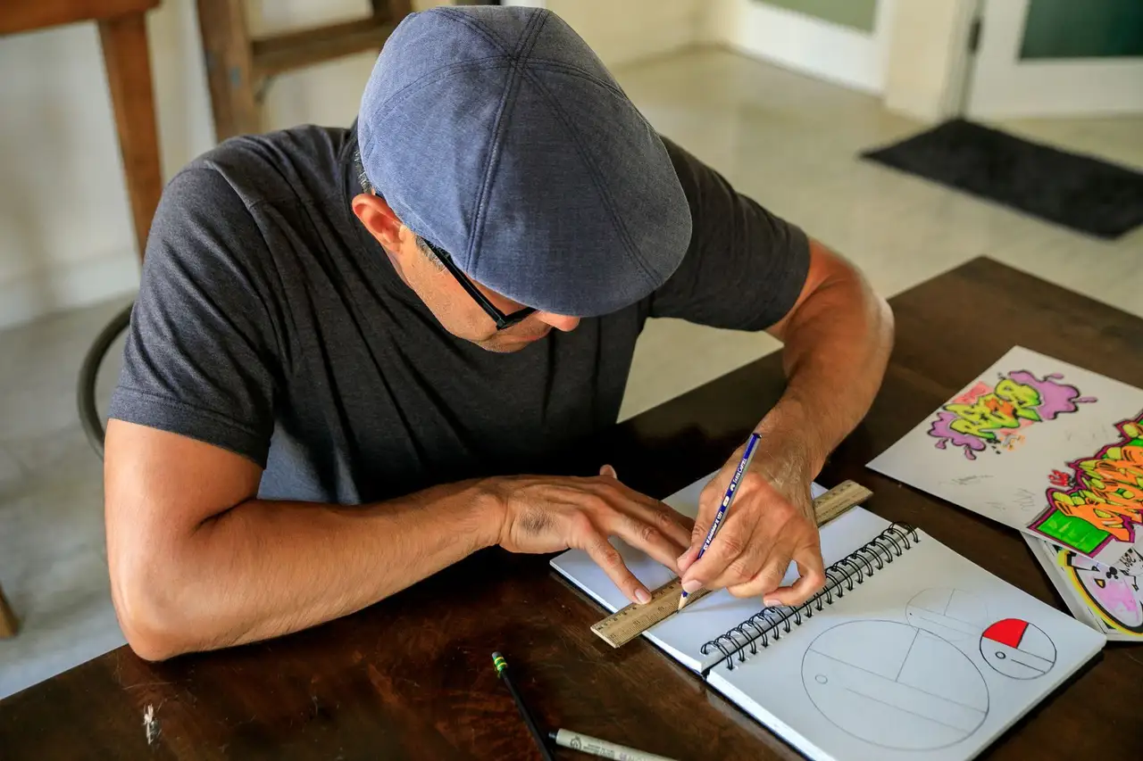 Logo Design: Concepts, Forms & Application Tests