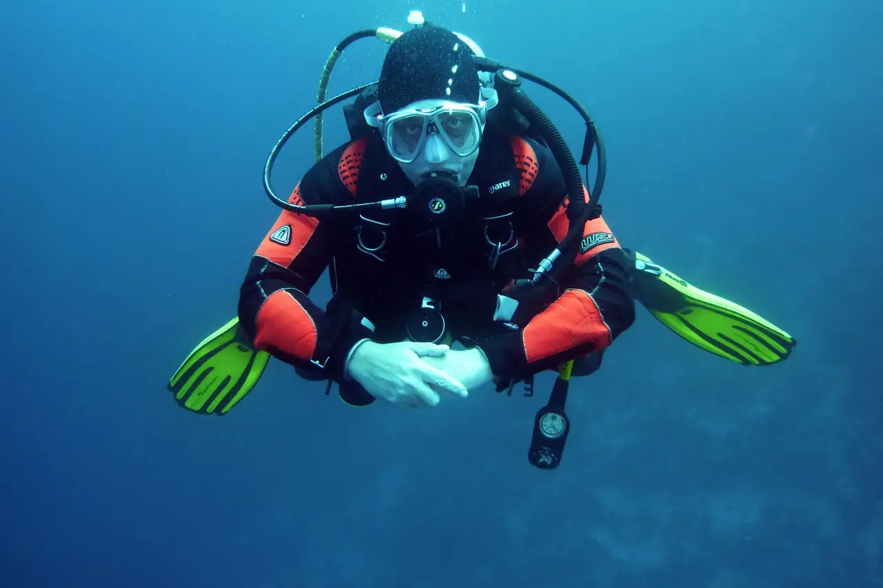 Underwater Photography: Buoyancy & Color