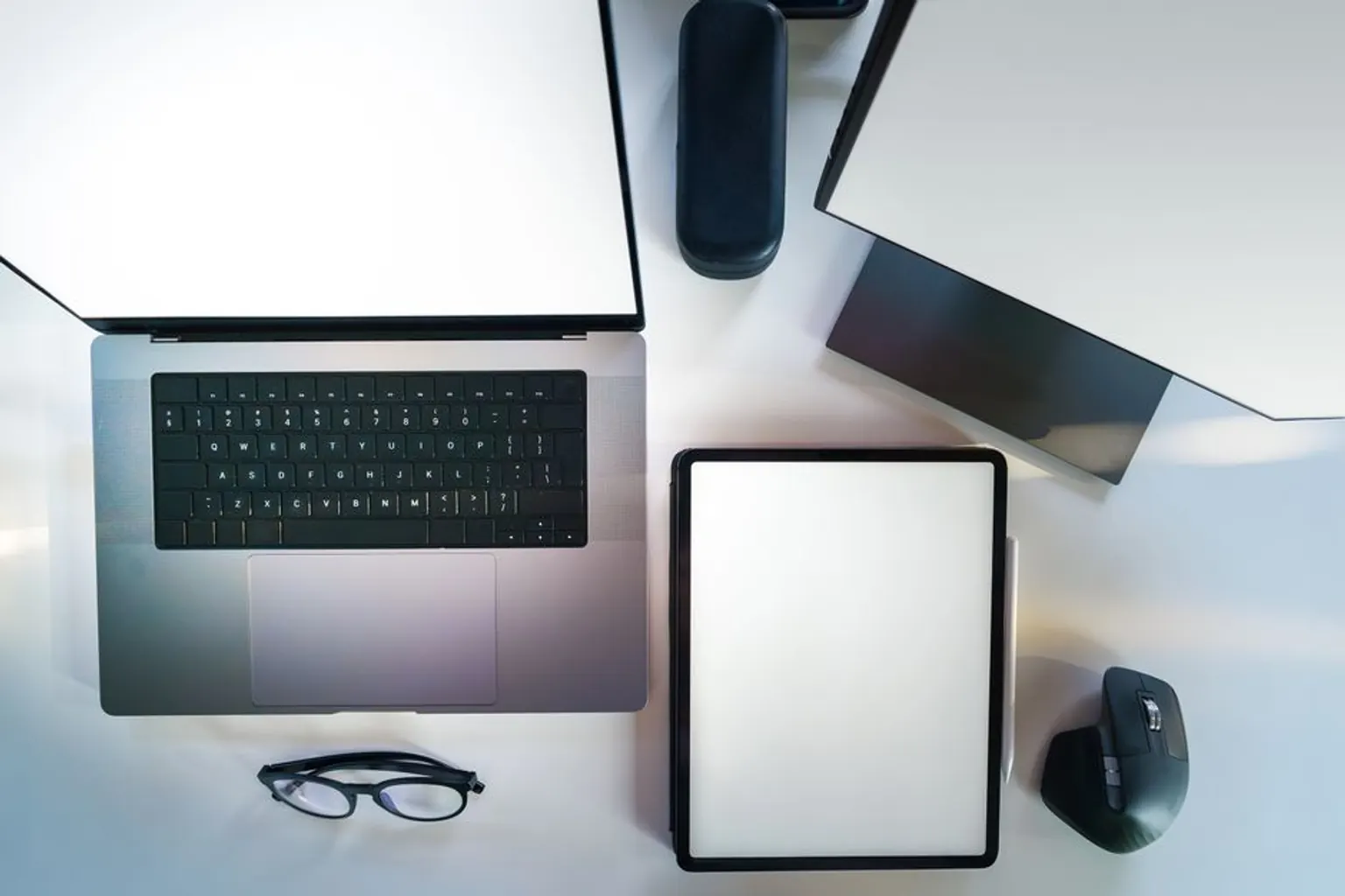 Digital Product Design for Creators: Guides, Templates & Useful Resources