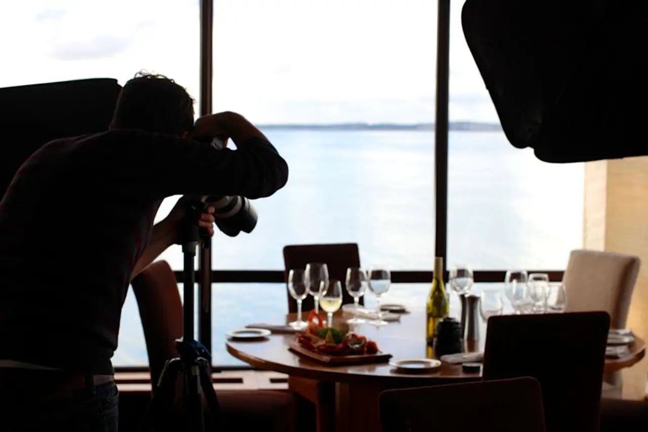 Food Photography: Natural Light, Styling & Appetizing Images